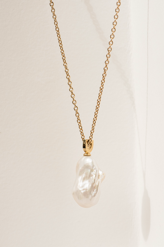 Signature Pearl Pendant - Grande